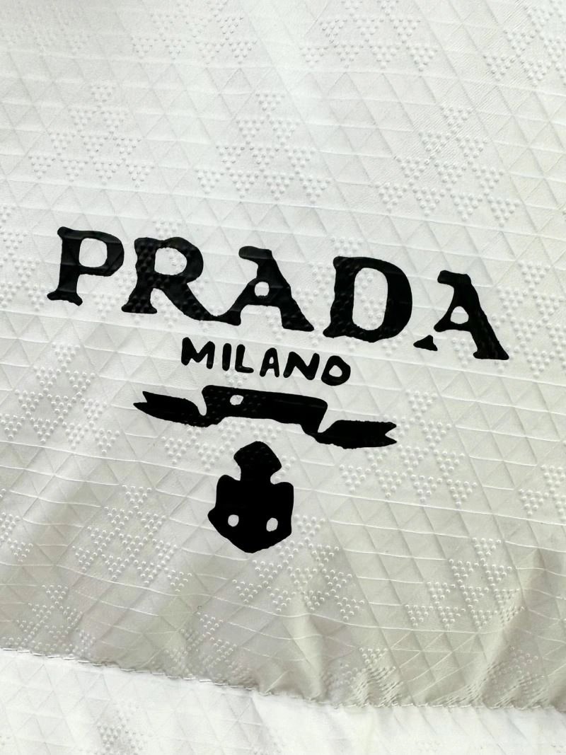 SmoothTexture Prada Down Jackets 172245