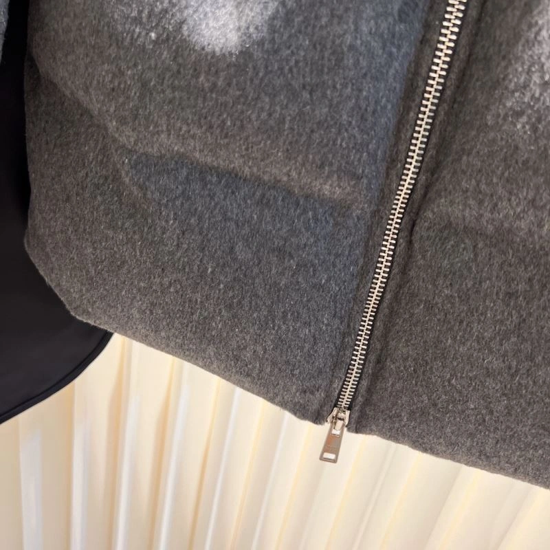 Prada Down Jackets Chic 172278