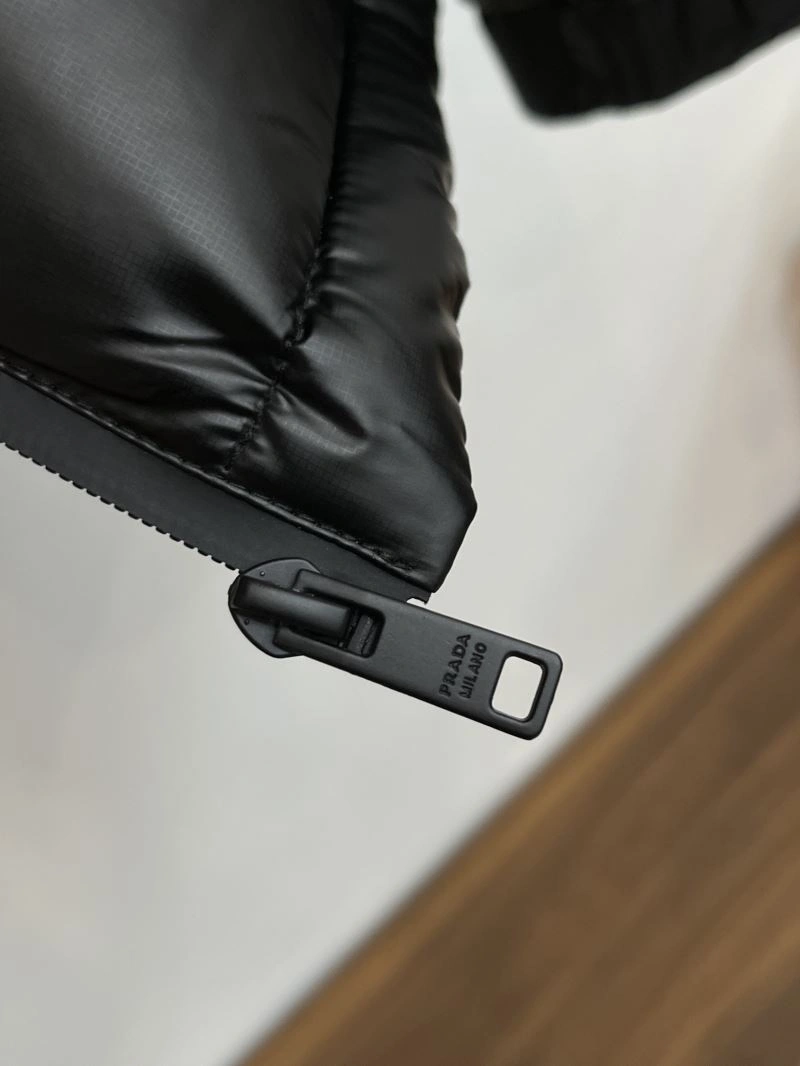 SmoothTexture Prada Down Jackets 171877