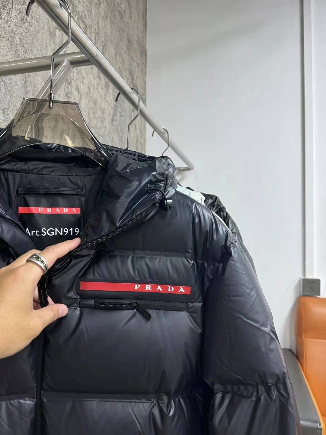 ZipUp Prada Down Jackets 172507