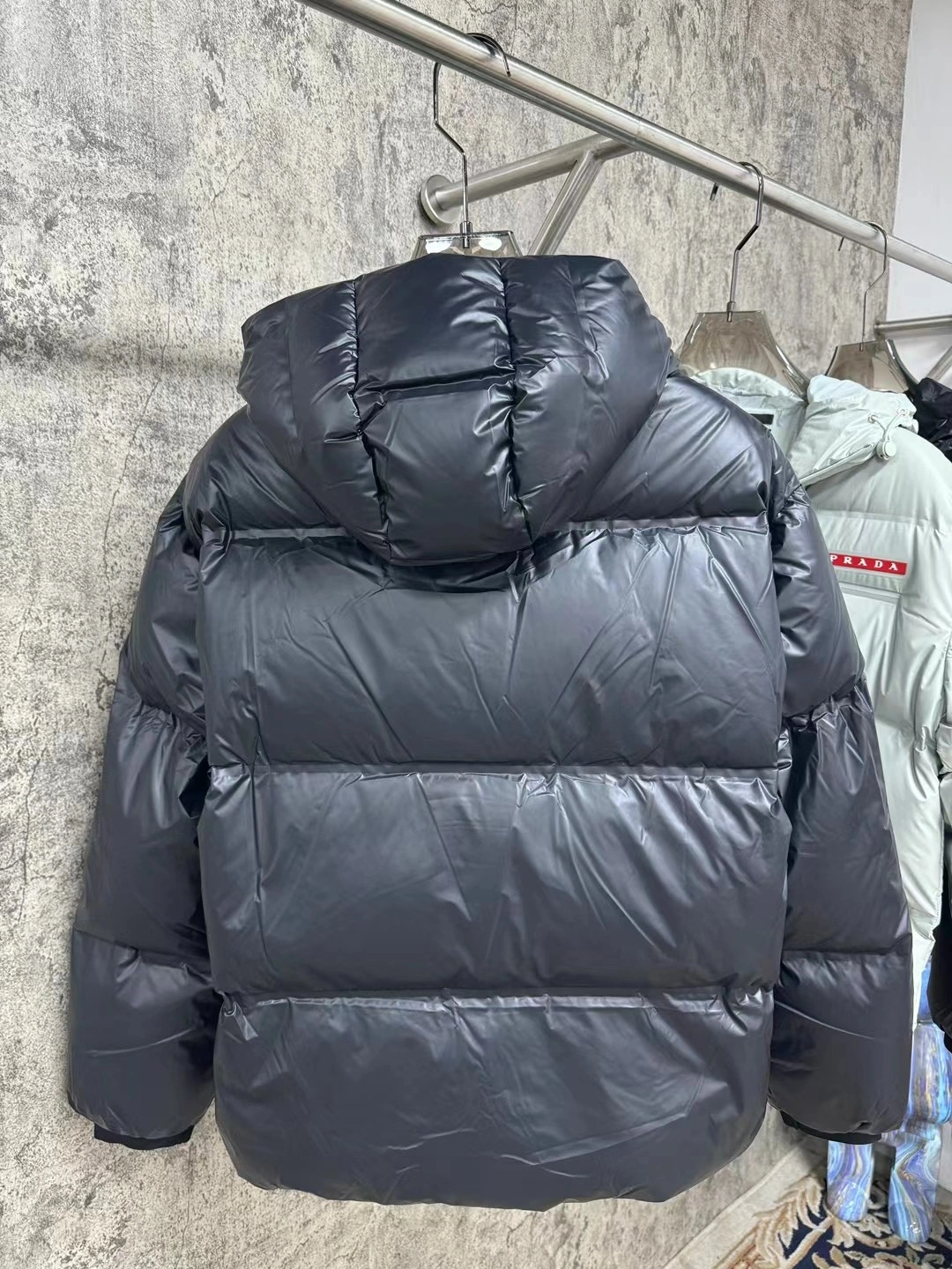 ZipUp Prada Down Jackets 172507