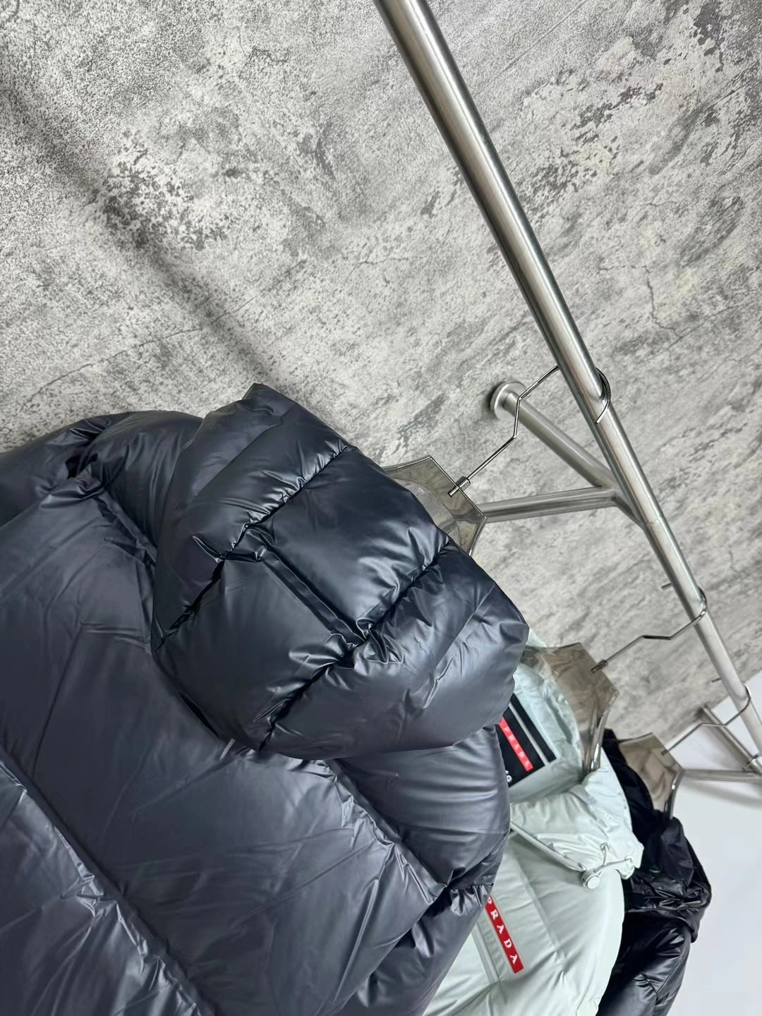 ZipUp Prada Down Jackets 172507