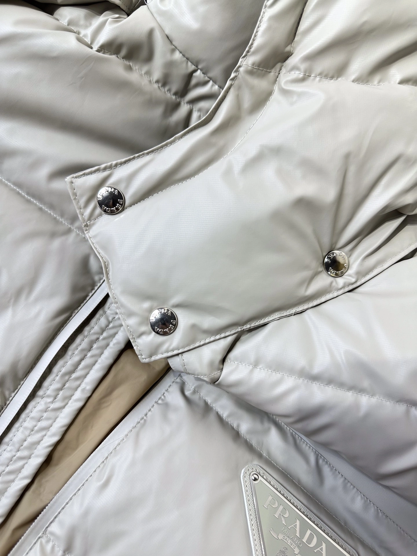 Effortless Prada Down Jackets 172396