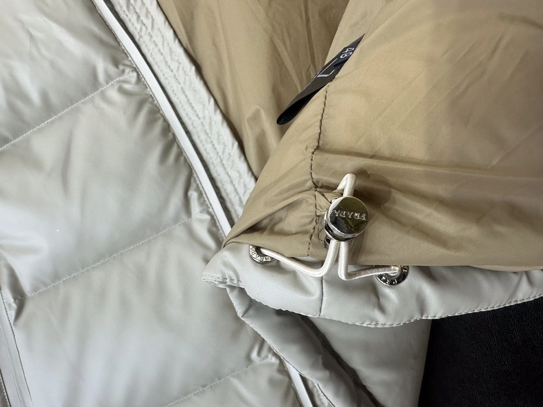 Effortless Prada Down Jackets 172396