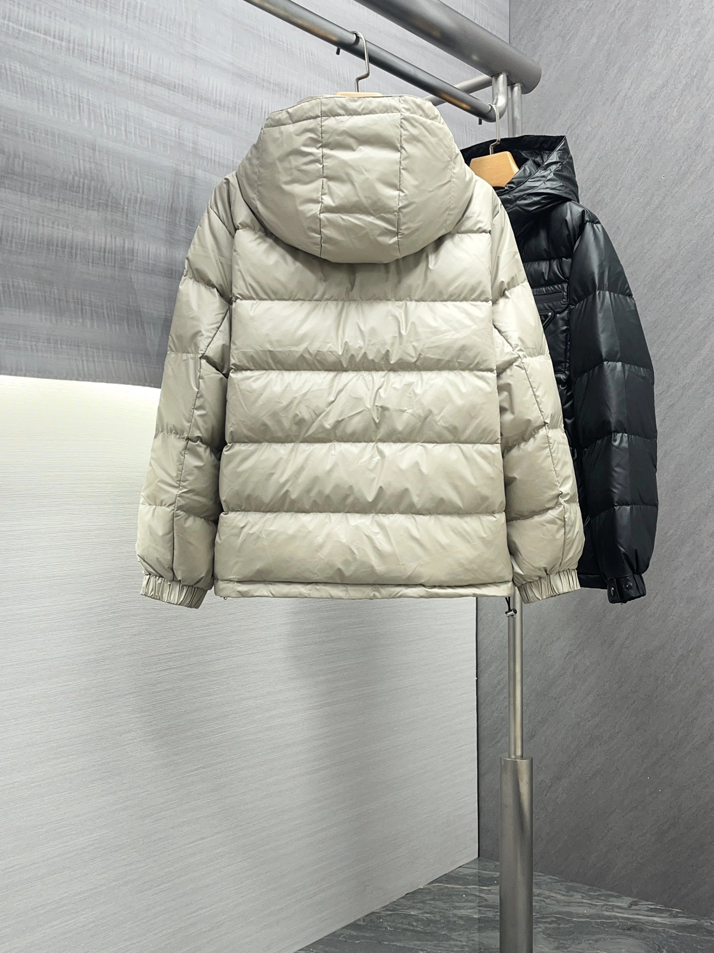 Sleek Prada Down Jackets 172392