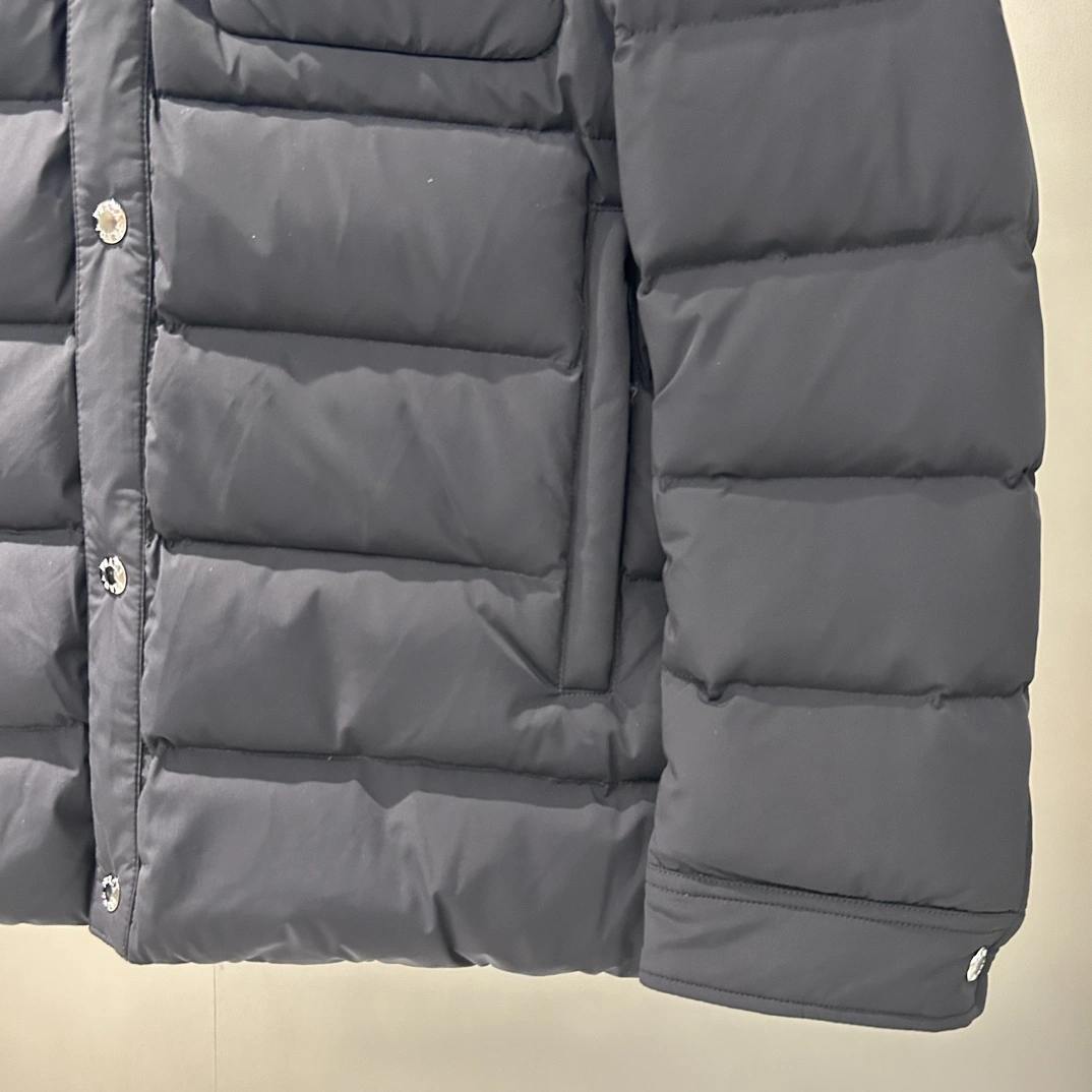 Breathable Prada Down Jackets 172335