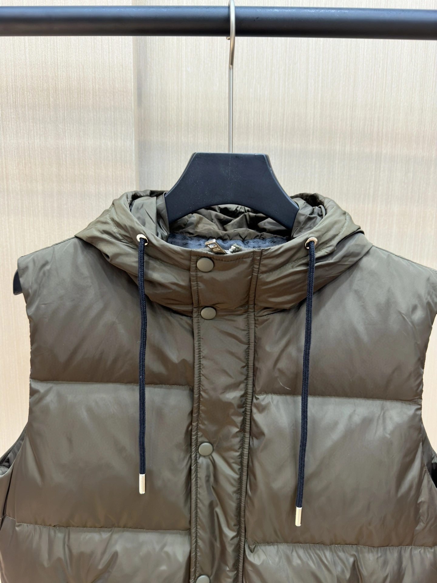 Prada Down Jackets WellDesigned 172374