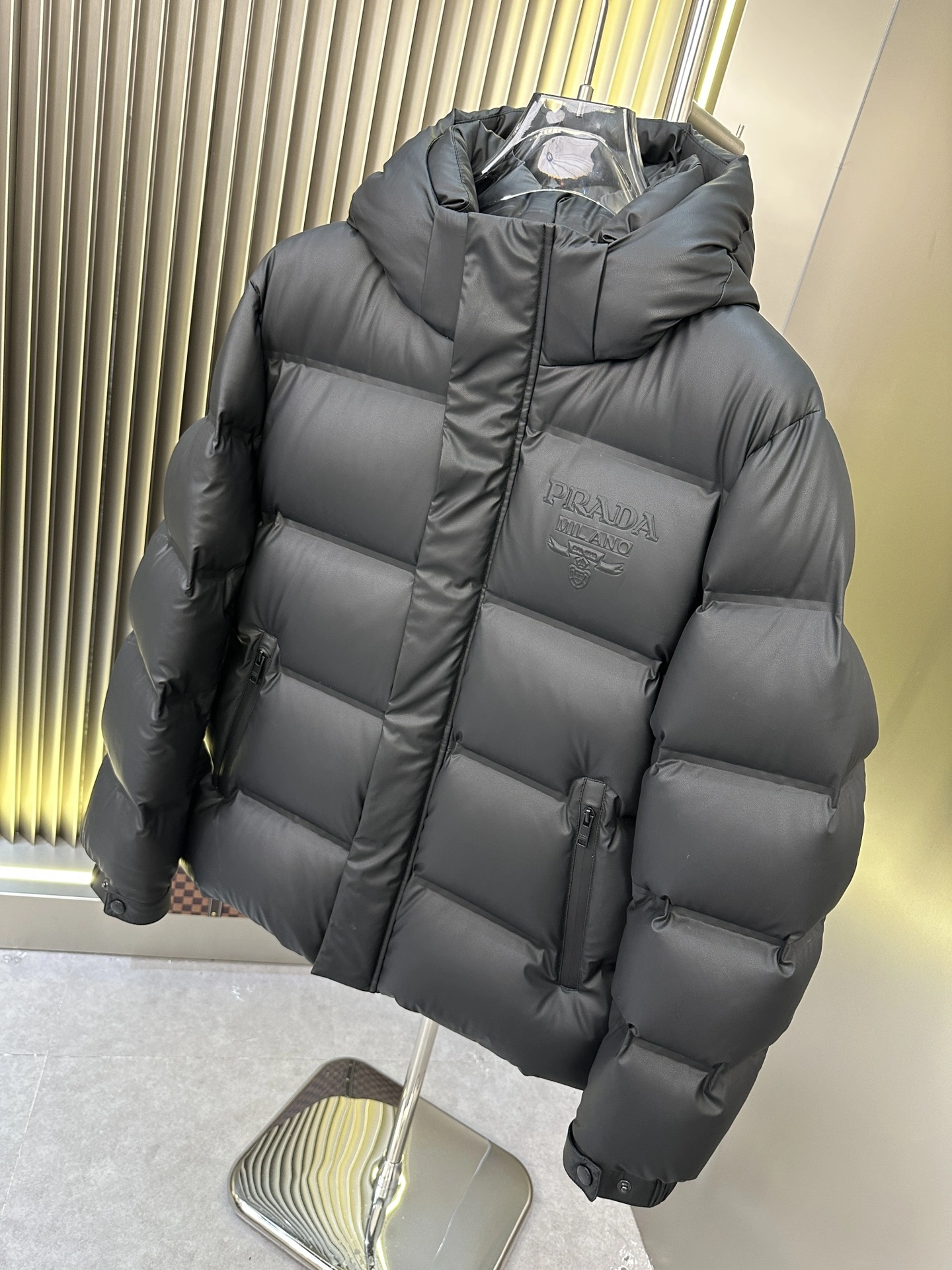 ComfortFit Prada Down Jackets 172317