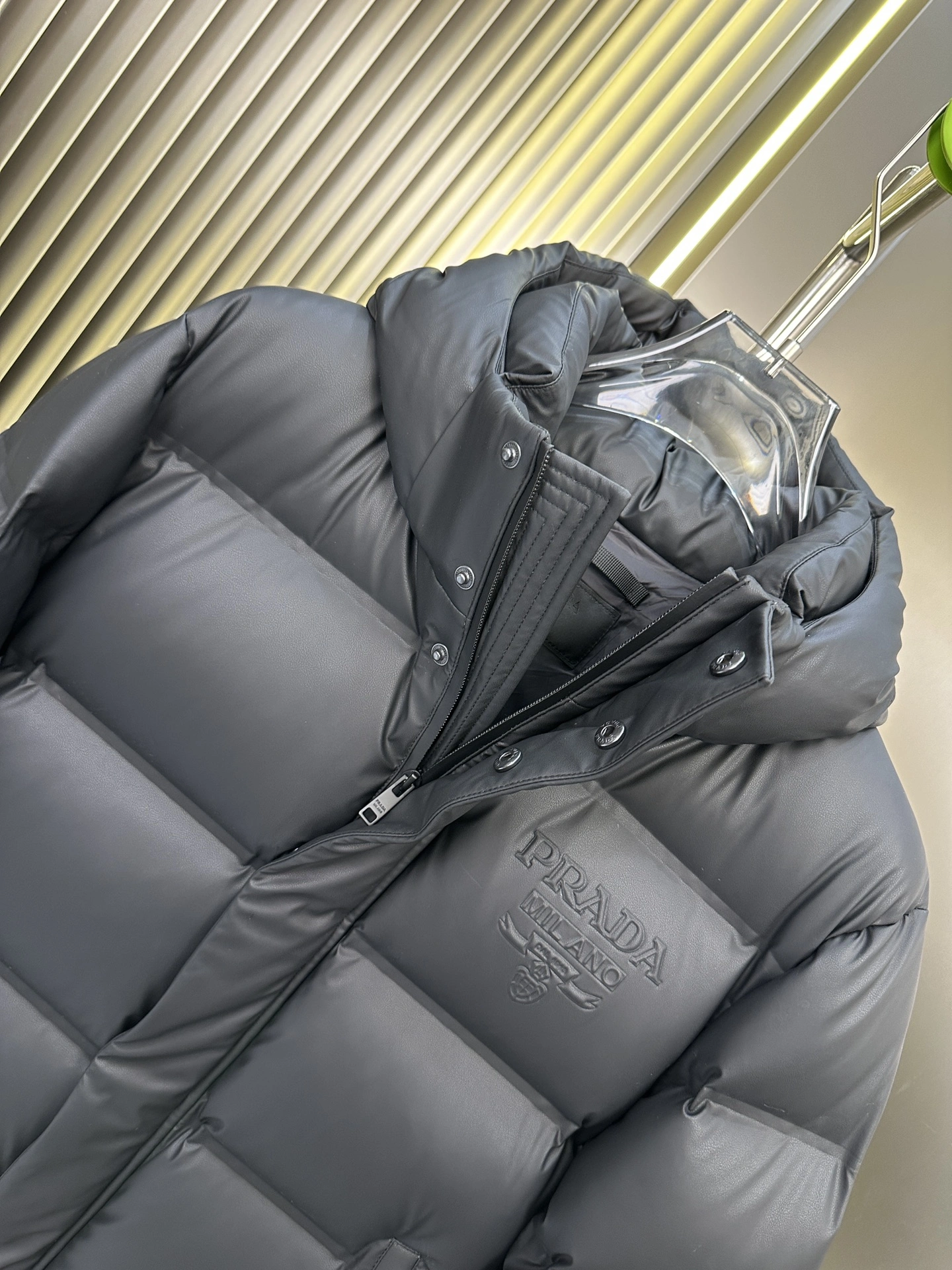 ComfortFit Prada Down Jackets 172317