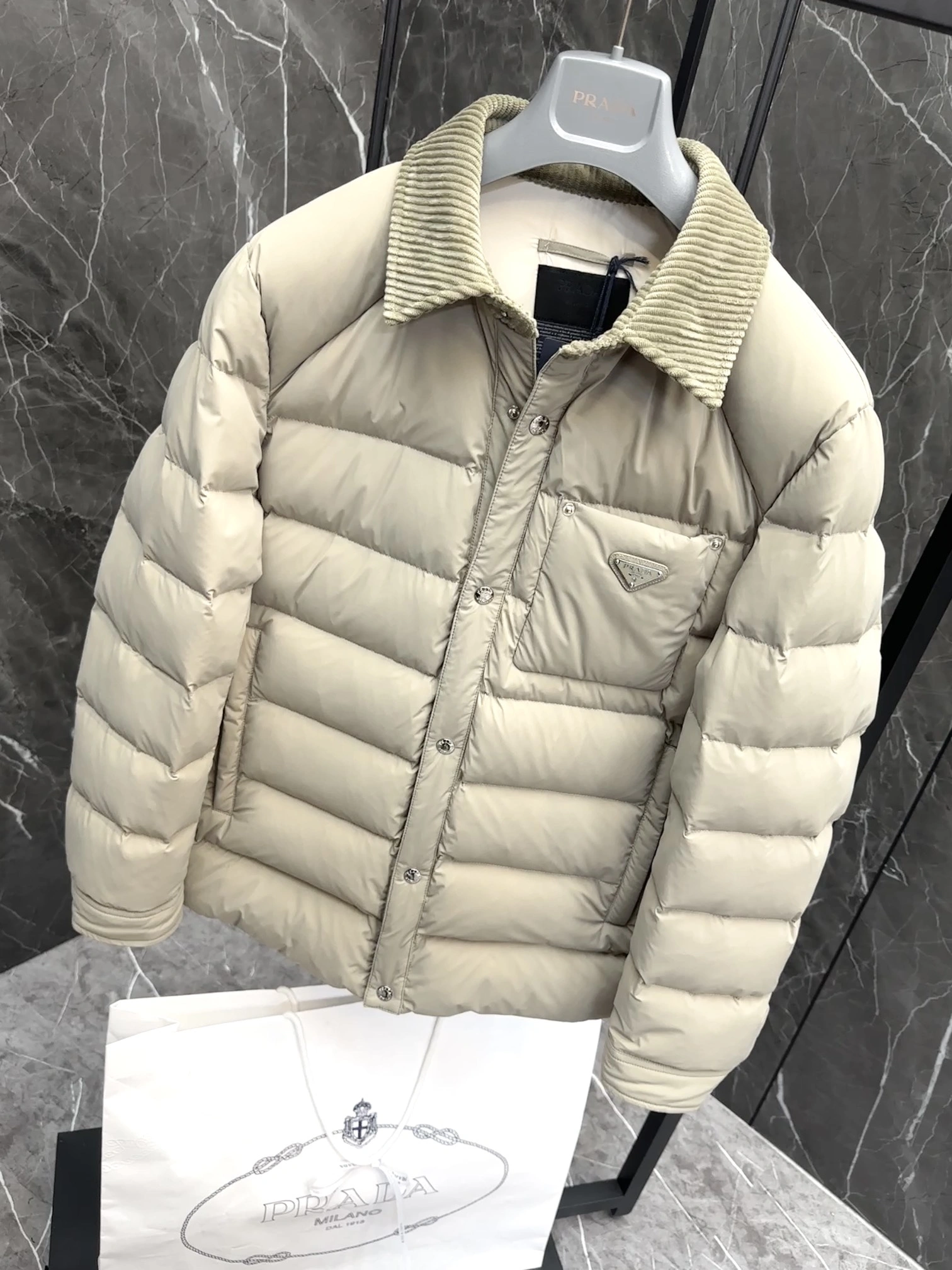 Efficient Prada Down Jackets 172311