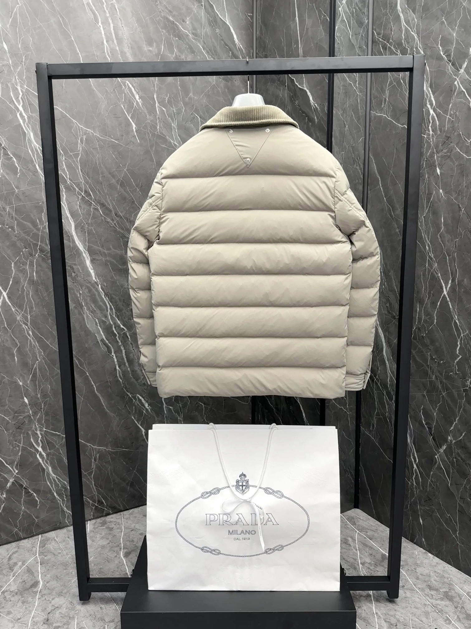 Efficient Prada Down Jackets 172311