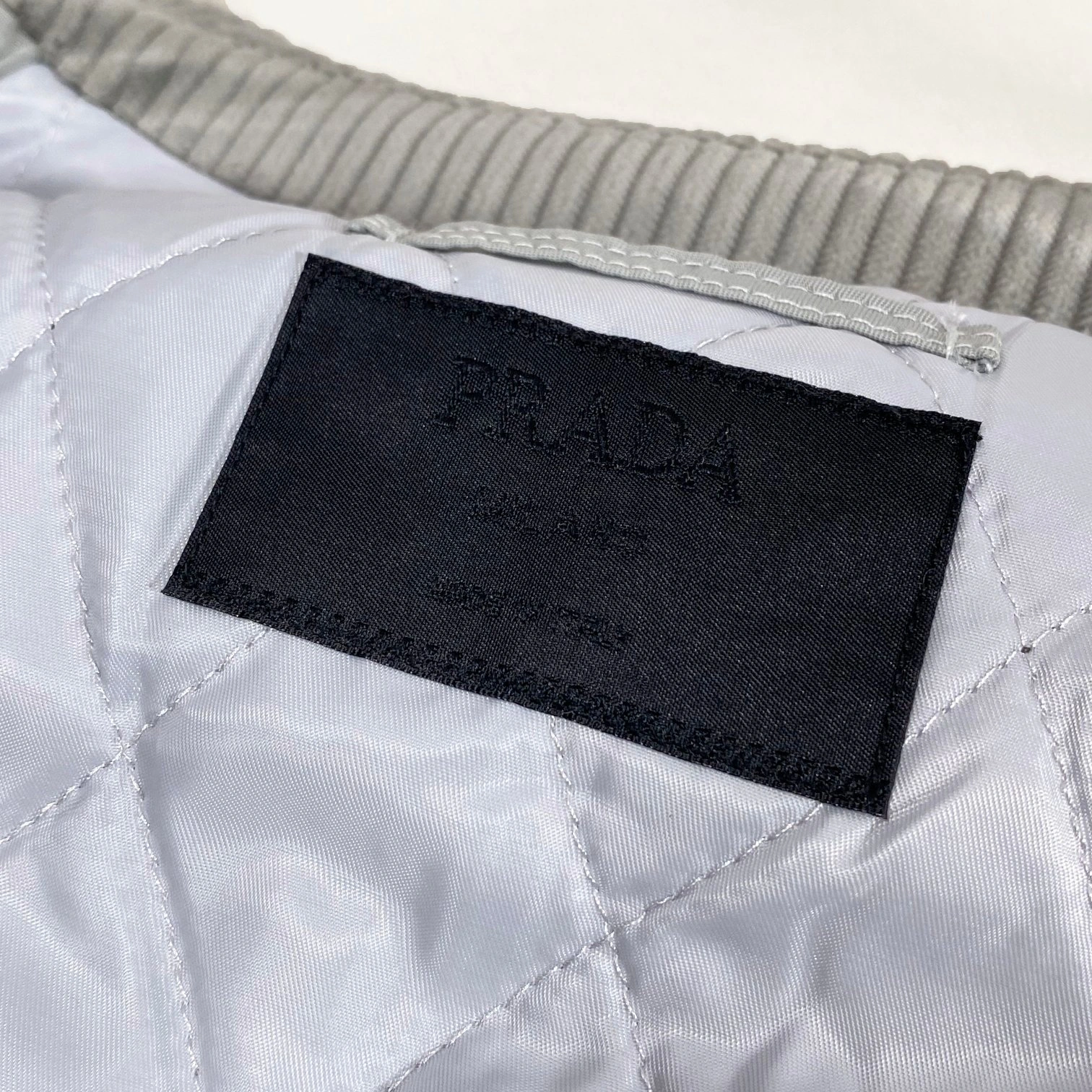 Prada Down Jackets HighQuality 172283