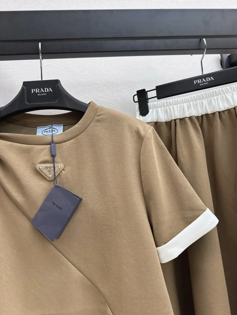 Flexible Prada Dress Suits 165892