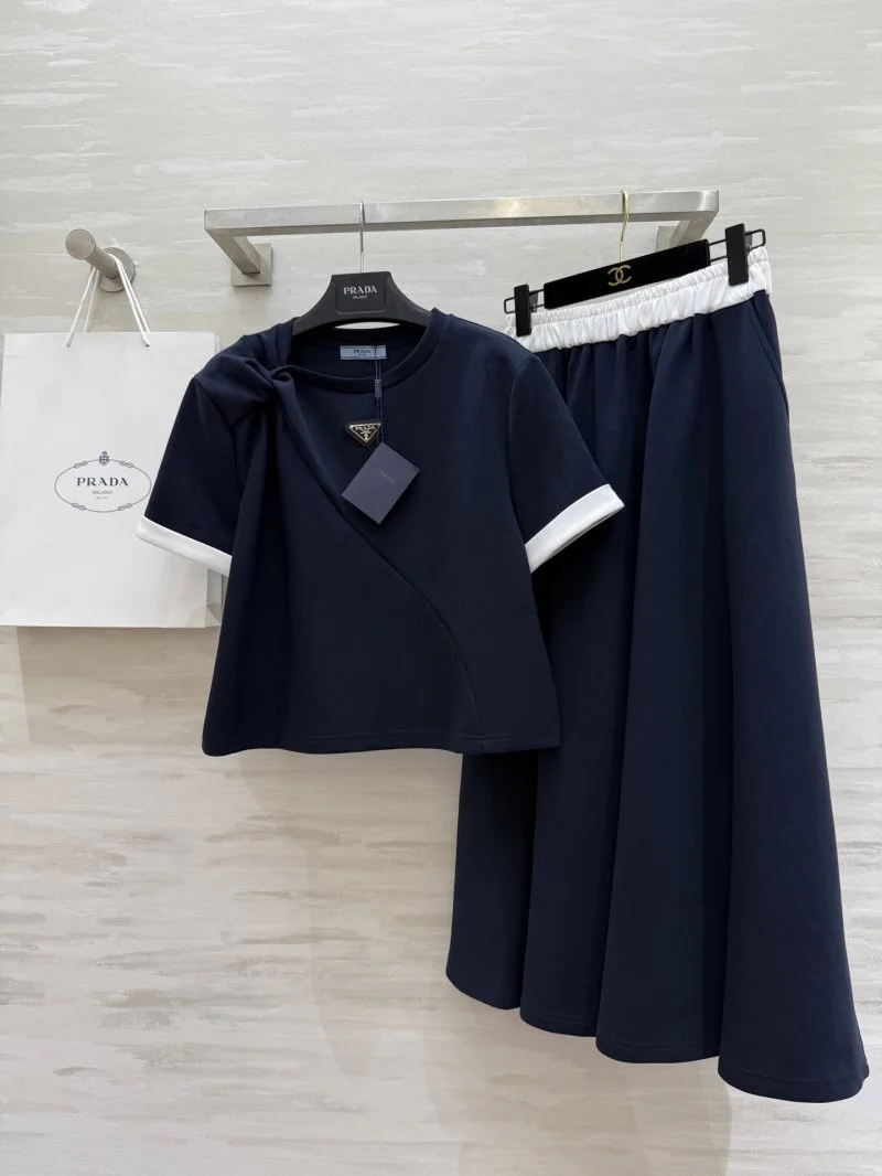 Lightweight Prada Dress Suits 166368