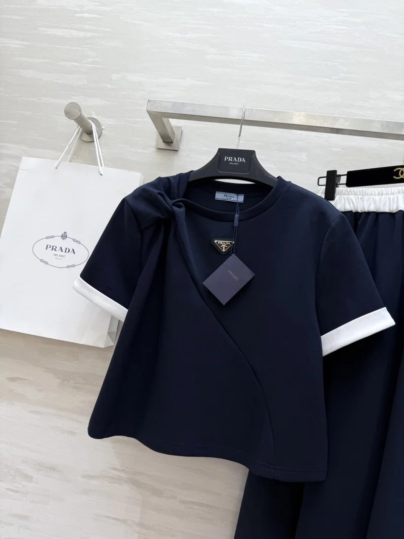 Lightweight Prada Dress Suits 166368