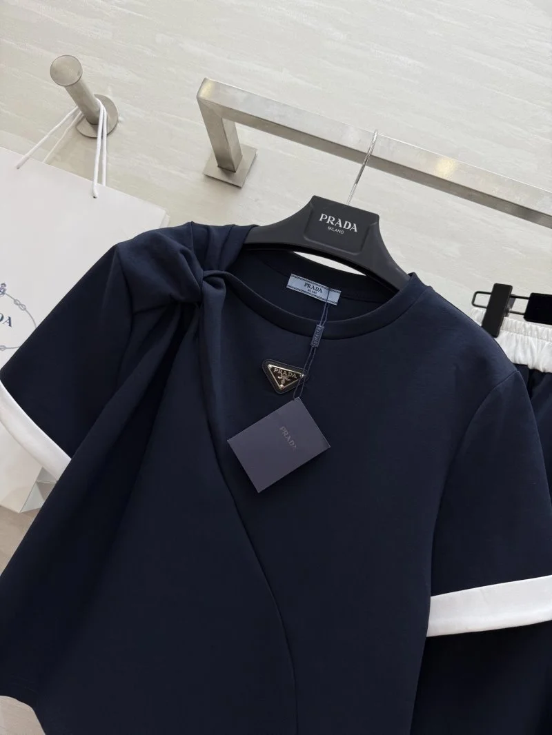 Lightweight Prada Dress Suits 166368