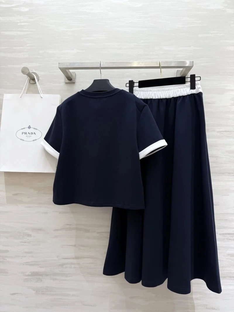 Lightweight Prada Dress Suits 166368
