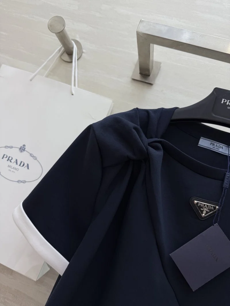 Lightweight Prada Dress Suits 166368