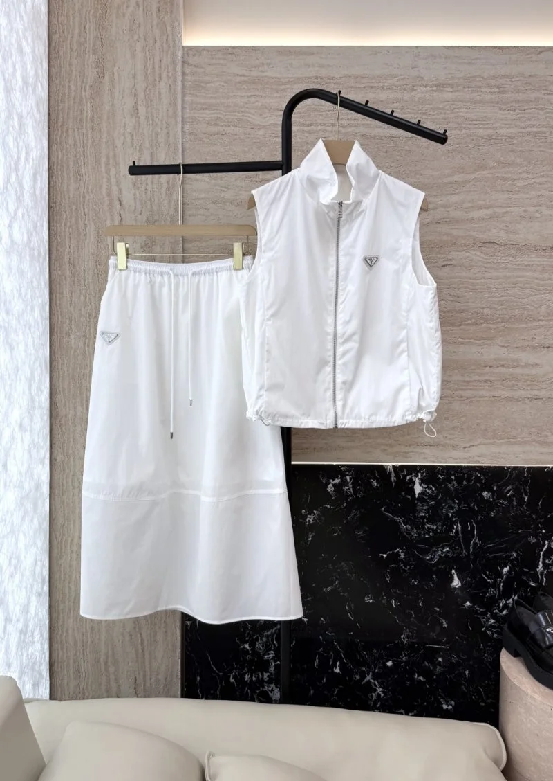 Prada Dress Suits Versatile 166364