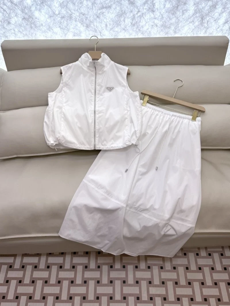 Prada Dress Suits Versatile 166364