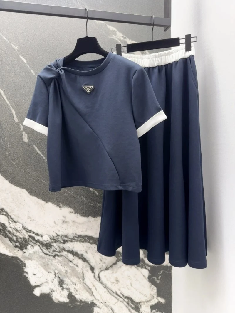 Affordable Prada Dress Suits 166246