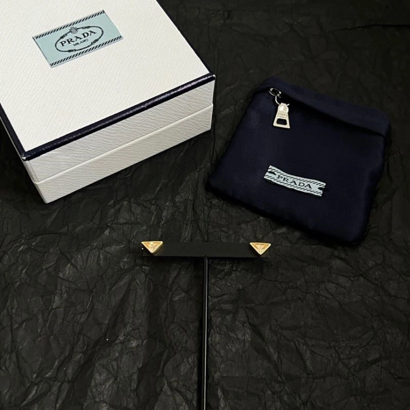 Prada Earrings TimelessDesign 209110