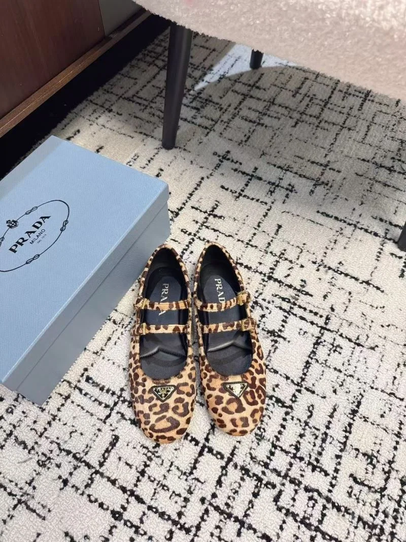 Prada Flat Shoes Durable 34439