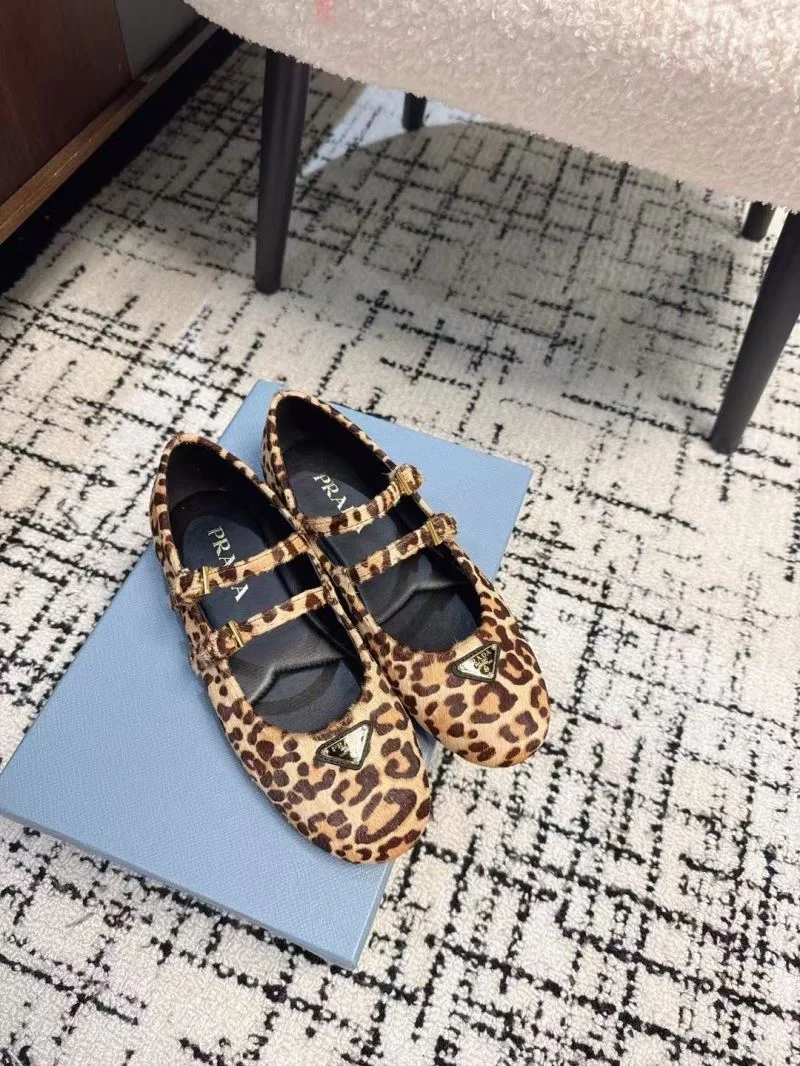 Prada Flat Shoes Durable 34439