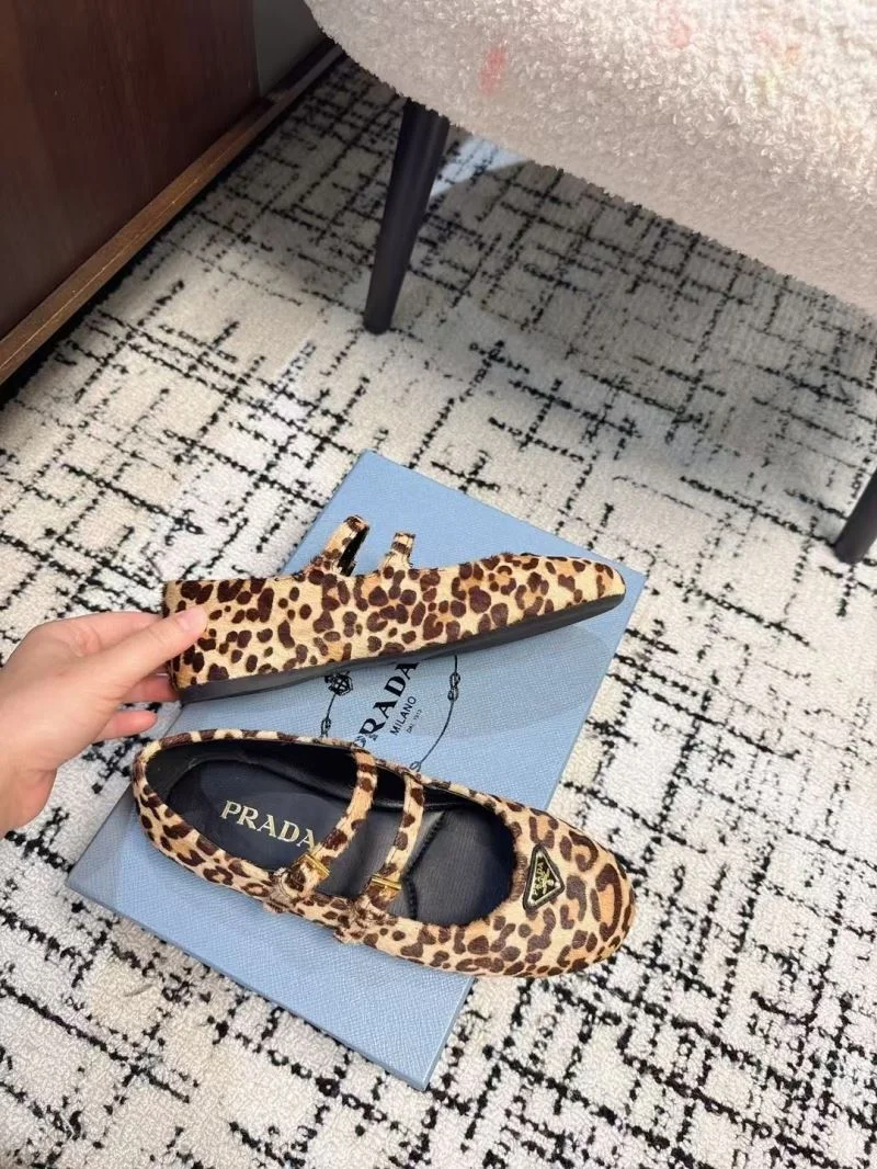 Prada Flat Shoes Durable 34439