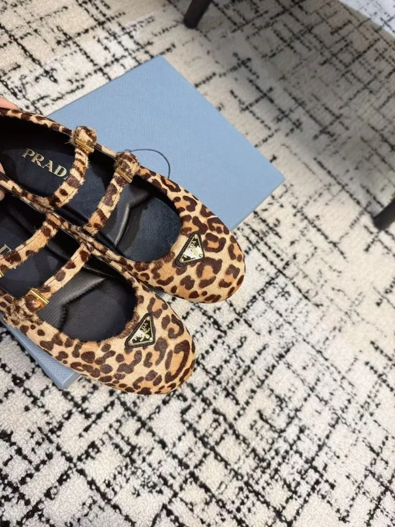 Prada Flat Shoes Durable 34439