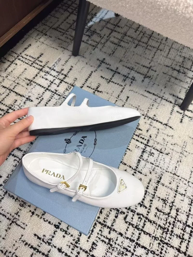 Attractive Prada Flat Shoes 34438