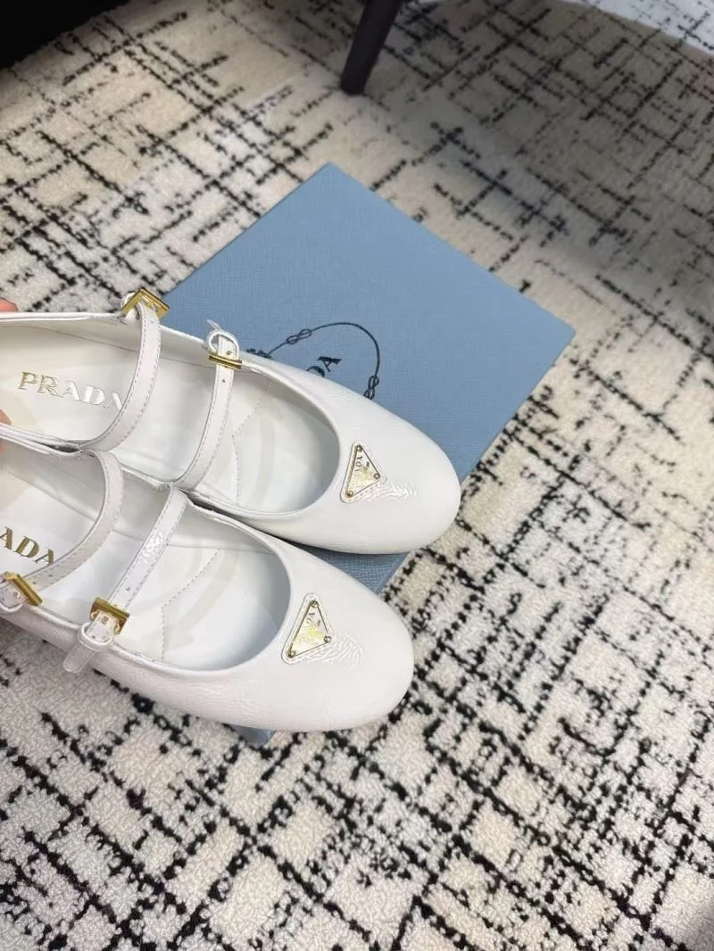 Attractive Prada Flat Shoes 34438