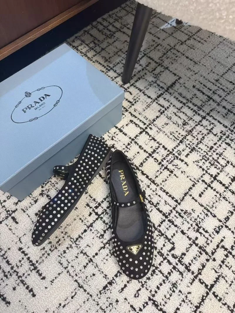 WellDesigned Prada Flat Shoes 34437