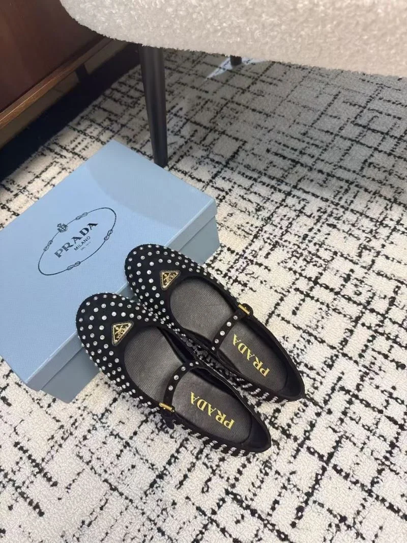 WellDesigned Prada Flat Shoes 34437