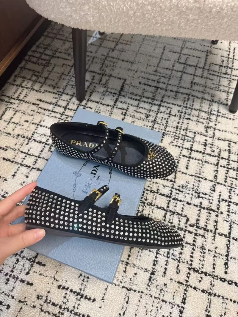 Prada Flat Shoes Attractive 34435