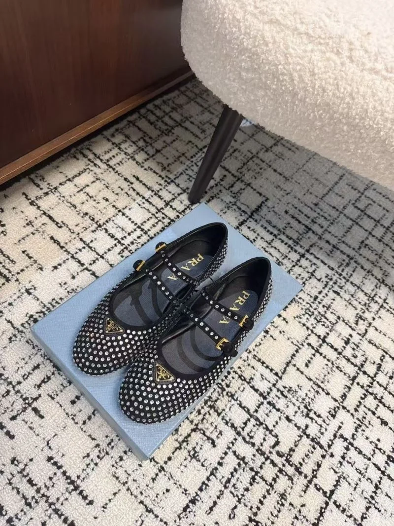 Prada Flat Shoes Attractive 34435