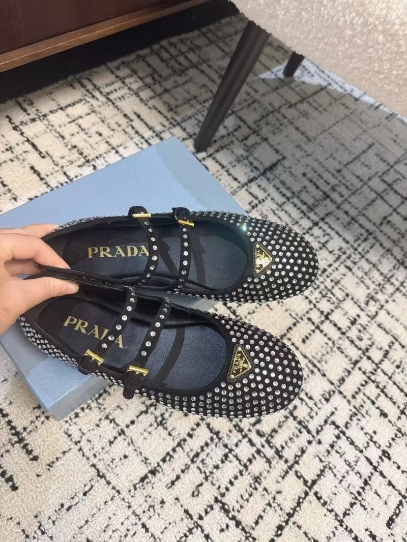 Prada Flat Shoes Attractive 34435