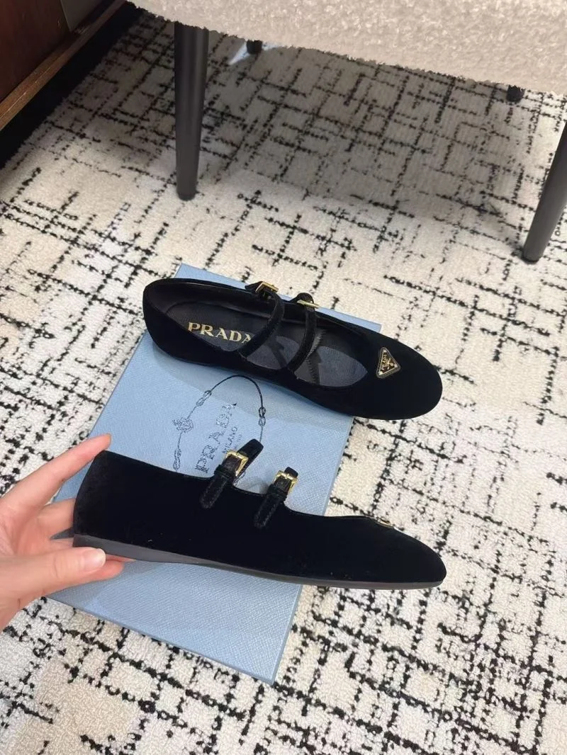 Neat Prada Flat Shoes 34434