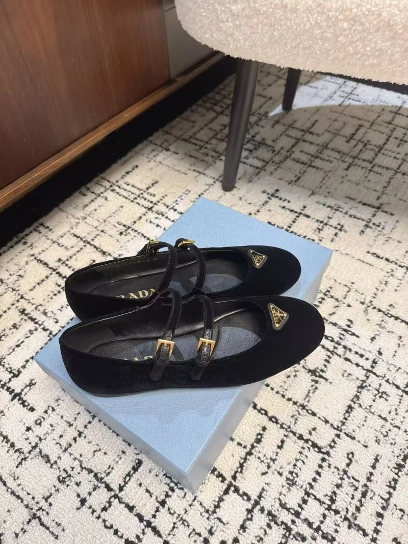 Neat Prada Flat Shoes 34434