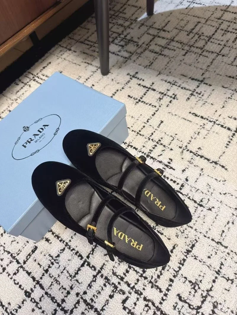Neat Prada Flat Shoes 34434