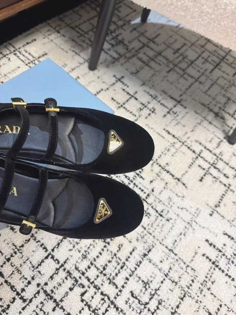 Neat Prada Flat Shoes 34434