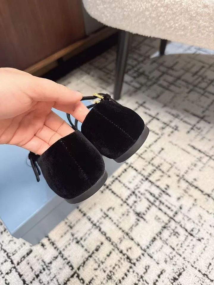 Neat Prada Flat Shoes 34434