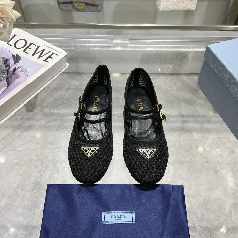 WellDesigned Prada Flat Shoes 35183