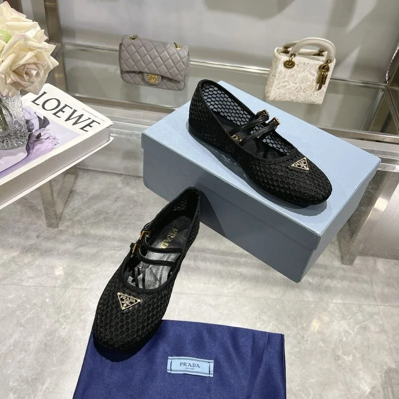 WellDesigned Prada Flat Shoes 35183