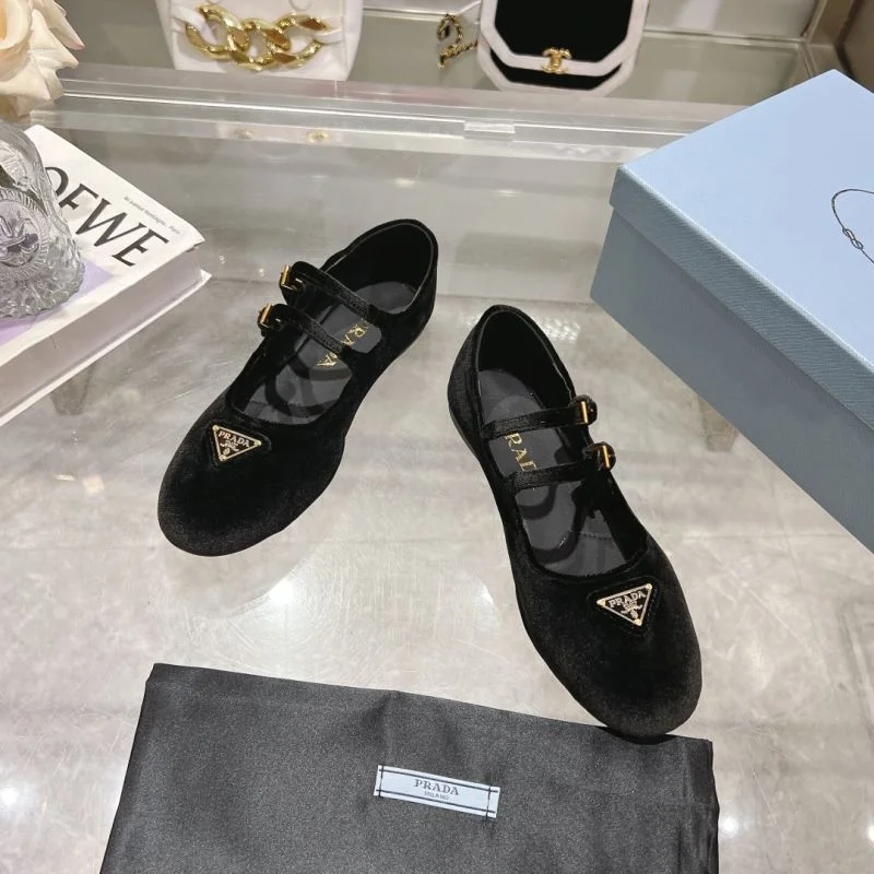 Functional Prada Flat Shoes 35184