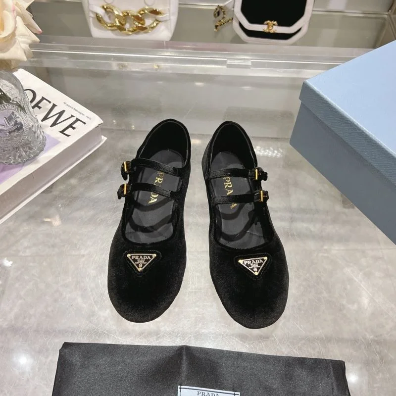 Functional Prada Flat Shoes 35184