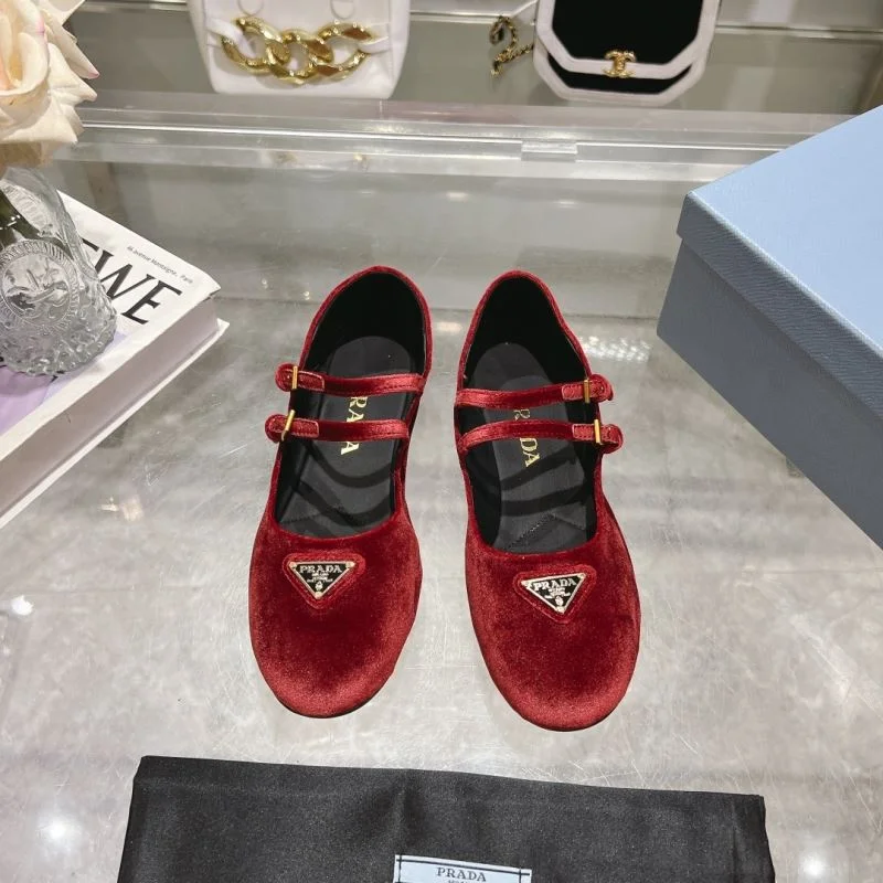 Unique Prada Flat Shoes 35204