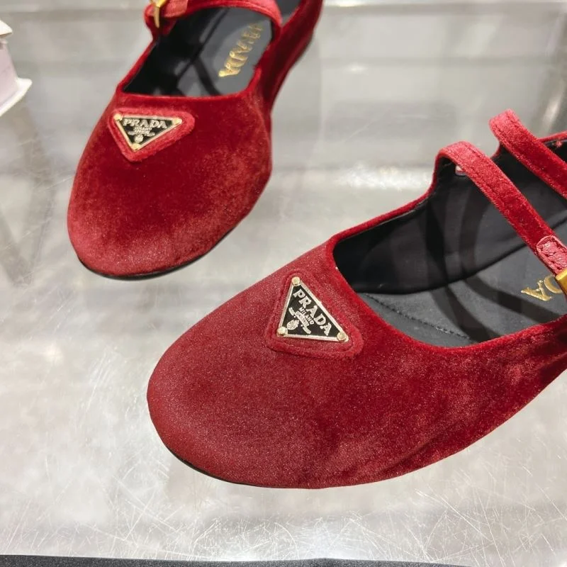 Unique Prada Flat Shoes 35204
