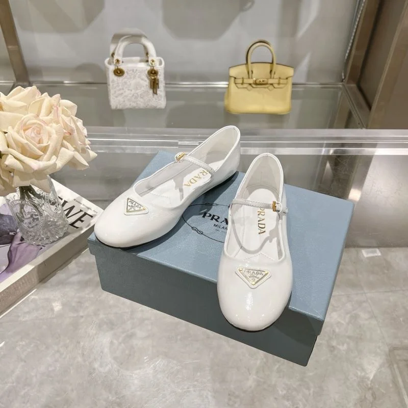 Prada Flat Shoes Contemporary 35181