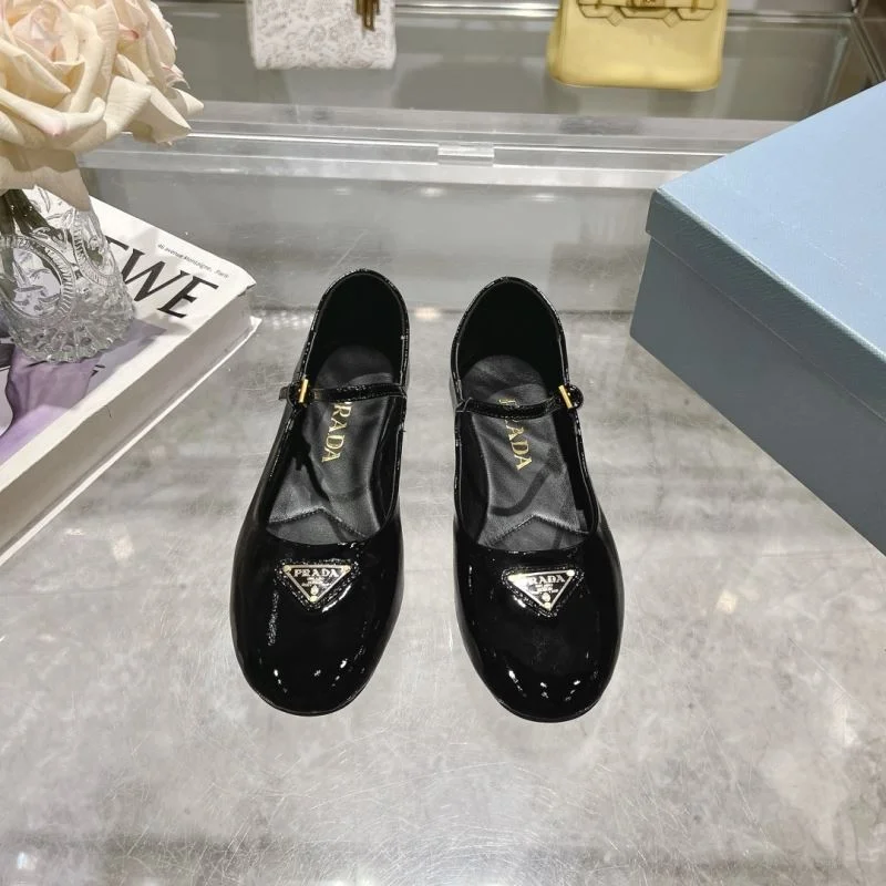 Comfortable Prada Flat Shoes 35190